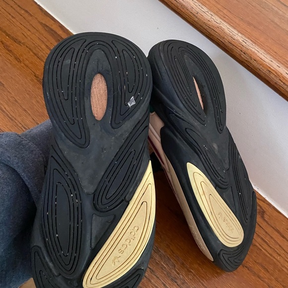 Adidas GZ9182. Sneakers Shoe Ozelia W Women’s Size 6 Athletic Running Peach Pink - Picture 5 of 10